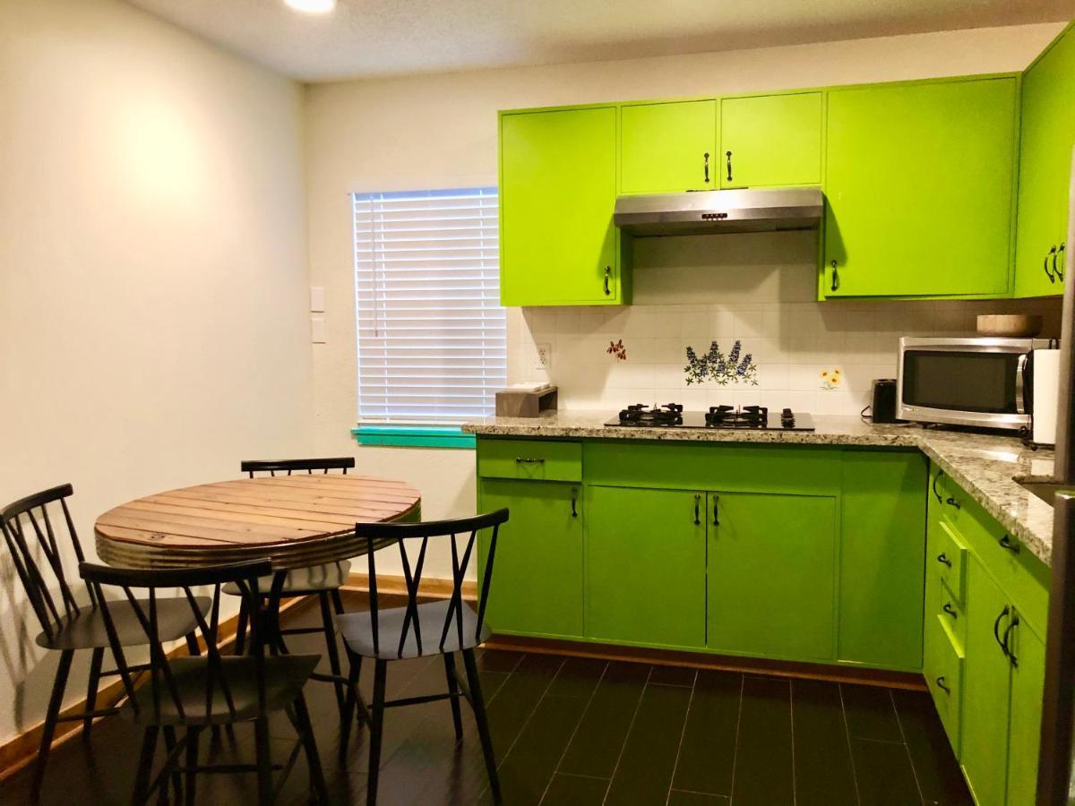 The Cove Bnb Hudson Bend Pokój zdjęcie